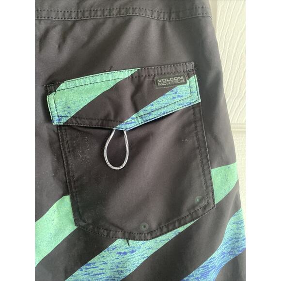 Volcom Mod Tech Mens 31 Board Shorts Surfer Swim Beach Macaw 9" Swim Shorts - Picture 5 of 7